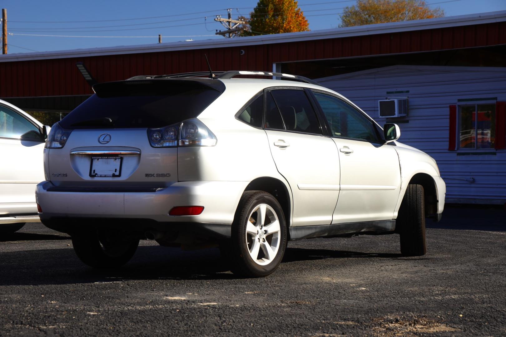 2004 SILVER LEXUS RX 330 2WD (JTJGA31UX40) with an 3.3L V6 DOHC 24V engine, 5-SPEED AUTOMATIC transmission, located at 420 E. Kingsbury St., Seguin, TX, 78155, (830) 401-0495, 29.581060, -97.961647 - Photo#4